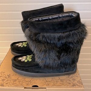 Manitobah Mukluks Waterproof Black Element Half Mukluks Faux Fur New - Size 7